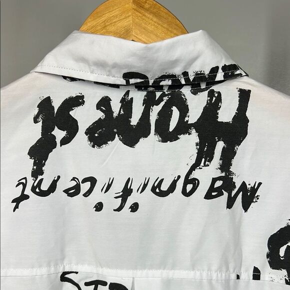 White and Black Graphic Print Blouse - Picture 4 of 7